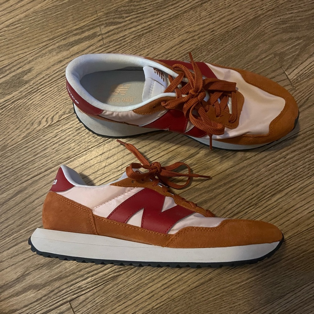 New Balance Red and Tan Sneakers Retro-Inspired Design